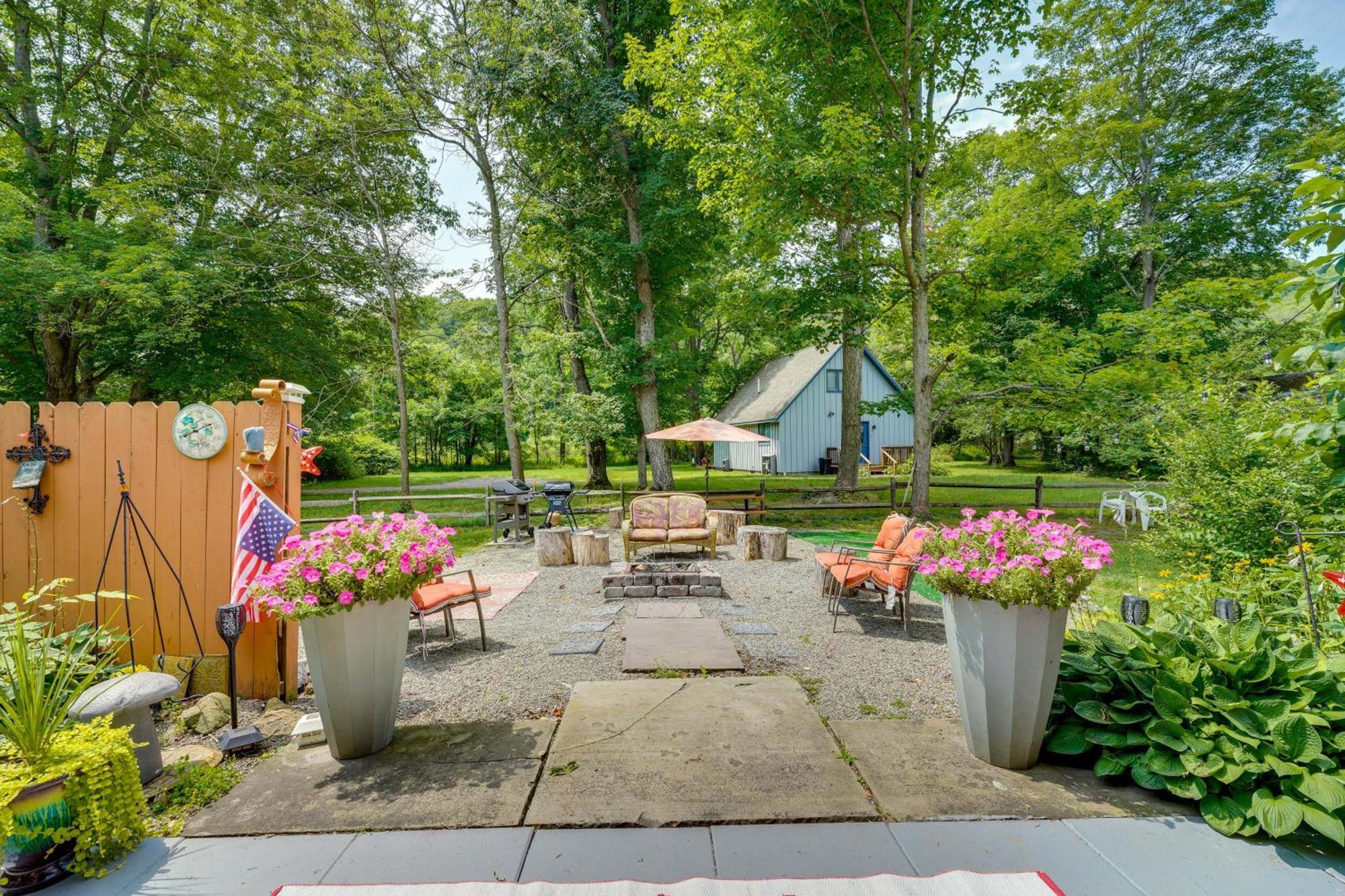 Spacious Victorian Home Quarter Mi To Holiday Valley! Ellicottville Bagian luar foto
